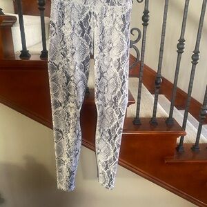 Alo Yoga Snakeskin Print Leggings (never worn)